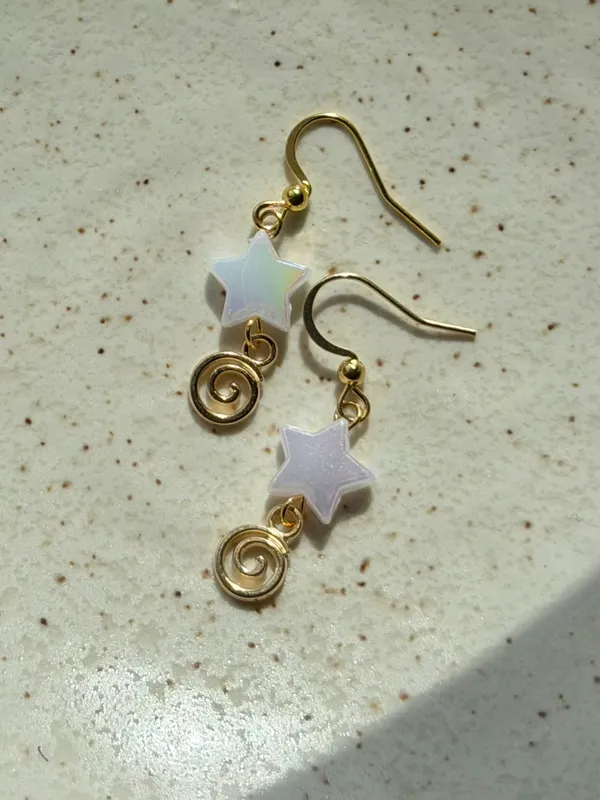 Handmade star & swirl dangle earrings⭐️❤️ - Image 7
