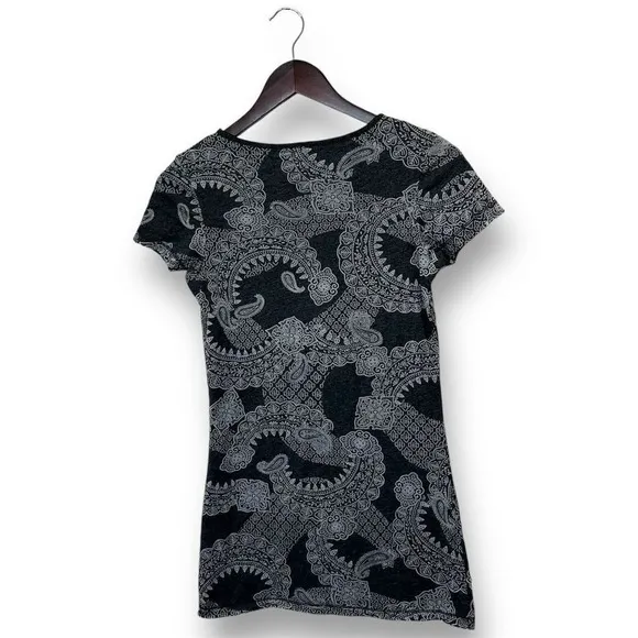 NEW Women's Reversible Grey Paisley Print T-Shirt Size‎ XS Casual Dark Academia - Image 3
