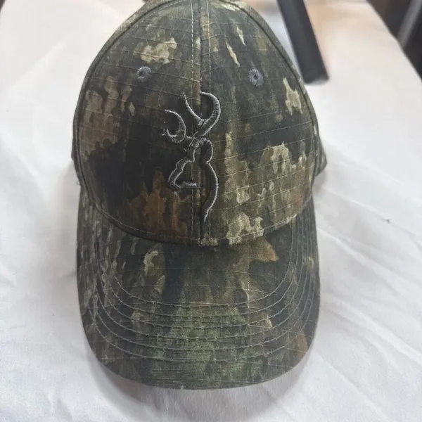 Browning Women’s Camo Baseball Cap Preowned - Image 2