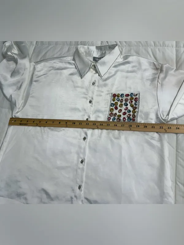 Blue b. Boutique Jeweled White Button Down Women’s Size Medium NWT - Image 9