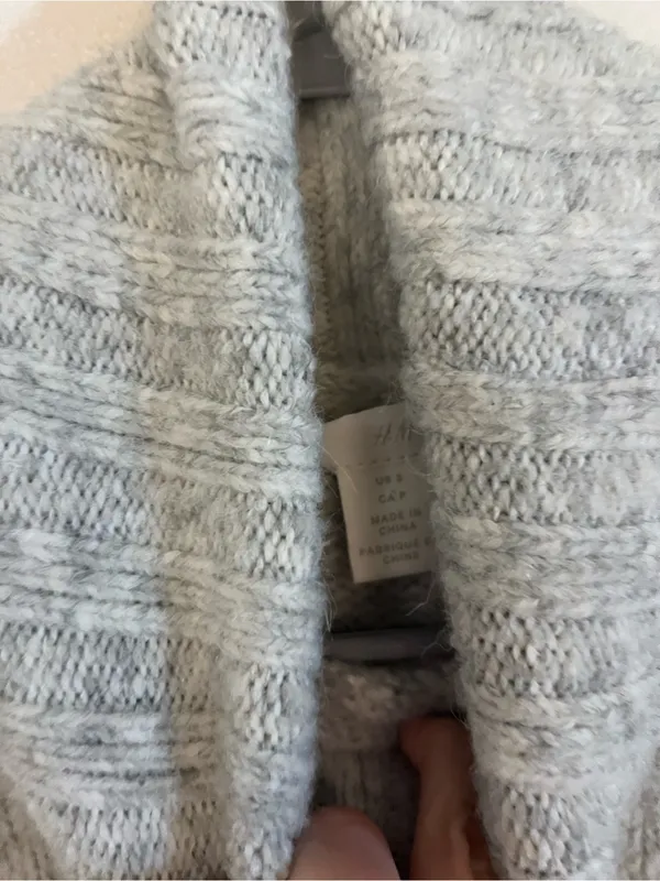 Women's H&M Cozy Gray Turtleneck size small - Image 3