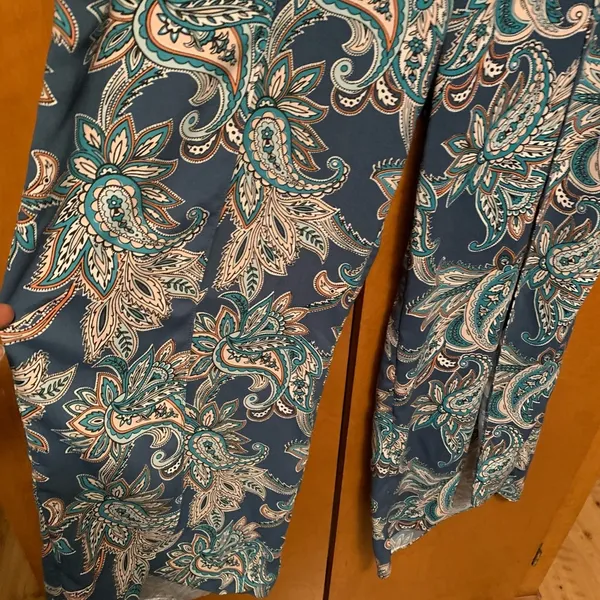 JM Sports Wear Women Paisley Harem style pants Sz M - Image 2