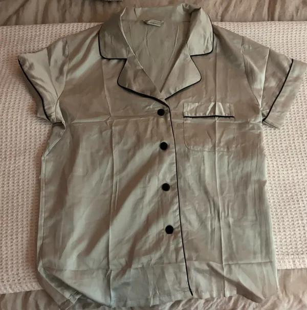 Green silk pjs - Image 2