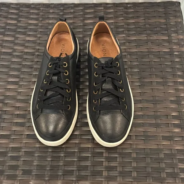 Vionic Winny leather sneakers women’s size 7.5 - Image 2