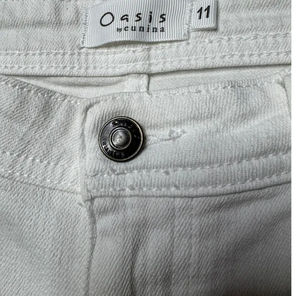 Oasis by Eunina White Distressed Jeans Size 11 Mid Rise Straight - Image 6