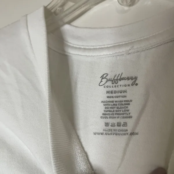 Buffbunny Lifting Club Crop crew neck Tee in White size medium - Image 4