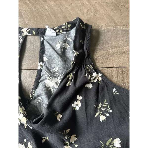Old Navy Women's Luxe Black White Floral Swing‎ Tank Size XS - Image 9