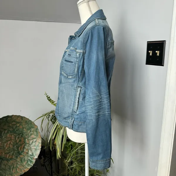 Yanuk Distressed 6 Pocket Distressed Denim Blue Jean Jacket Y2K size Small‎ - Image 3