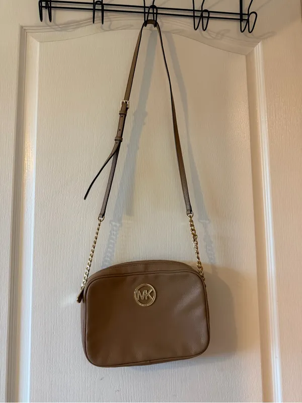 Michael Kors Tan Saffiano Leather Crossbody with Gold Logo - Image 10
