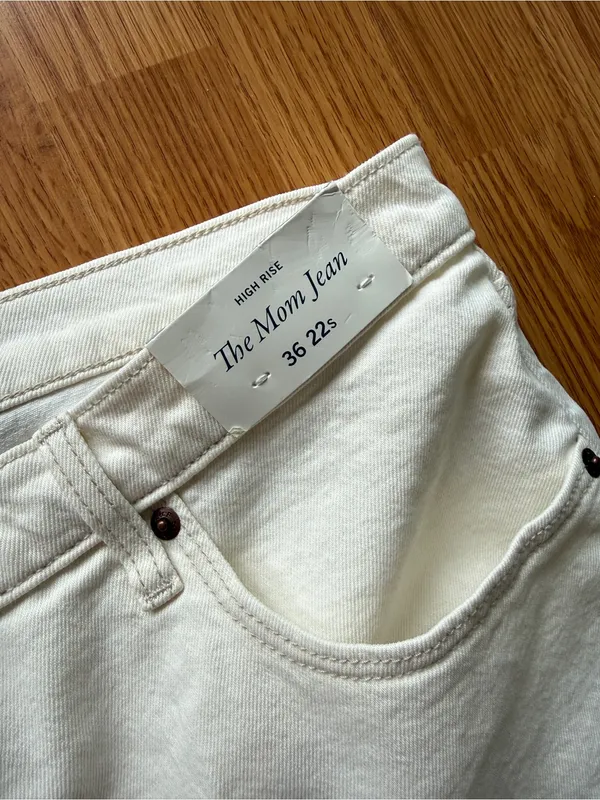 Abercrombie & Fitch The Mom High Rise Jeans - Image 4