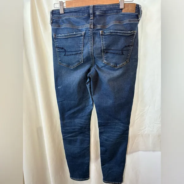American Eagle Outfitters Next Level Stretch Distressed Jeans Size 8 Short - Image 6