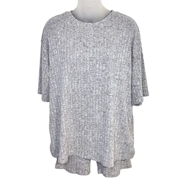 SHEIN Light Gray Ribbed Knit Tee and Shorts Lounge Set Size Small - Image 2