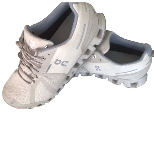 ✨Cloud 5 Sneaker✨ Silver Size 8 - Image 6