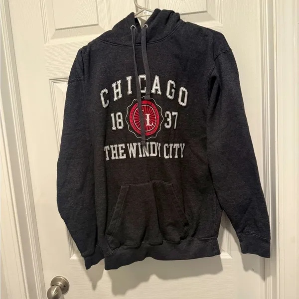 Zuni Sportswear Chicago Windy City Grey Hoodie Sweater Size Medium. - Image 2
