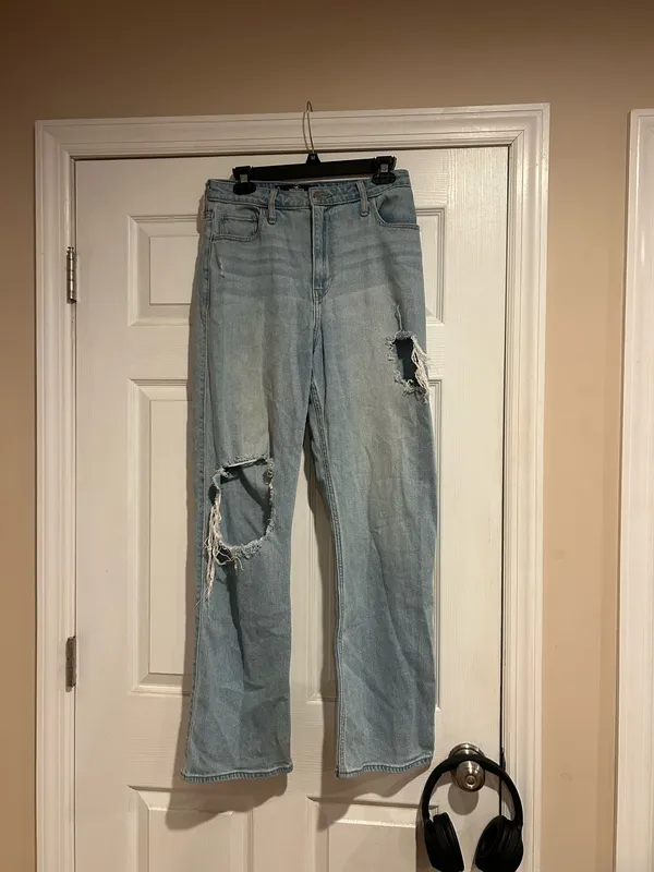 Ripped Light Wash Hollister Jeans - Image 2