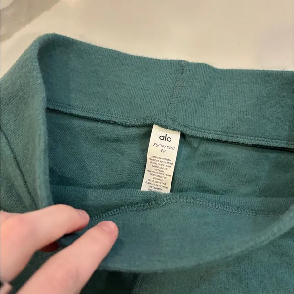 NWT alo shorts - Image 2