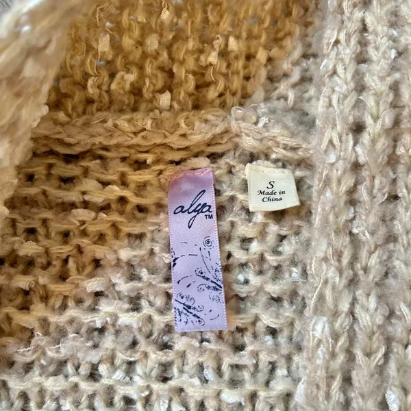 Alya Floral Chunky Knit Sweater Cardigan Embroidered Flowers in Cream Size S - Image 4