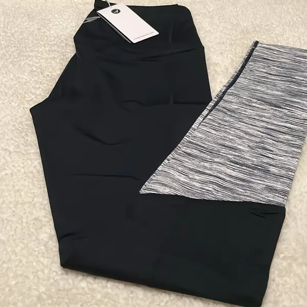 076EA.- Endeavor Athletic. Power up leggings. Size Large - Image 5