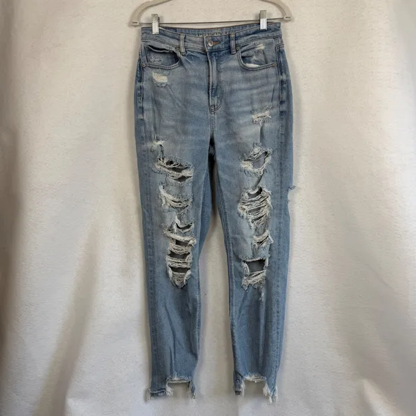 American Eagle Mom Jeans‎ Light Wash Distressed Ripped Denim Womens 6 Stretch - Image 2