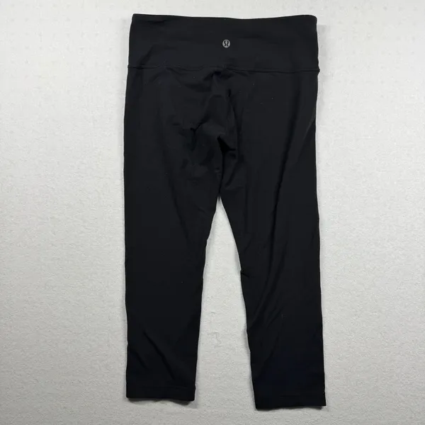 Lululemon Women’s Black Cropped Leggings Size 6 Athletic Yoga Pants - Image 2