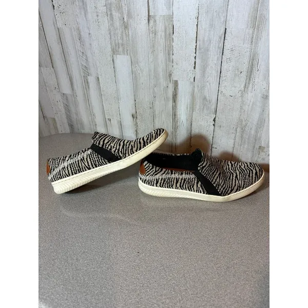 Bare Traps Womens Zebra‎ Slip on Size 9.5 - Image 4