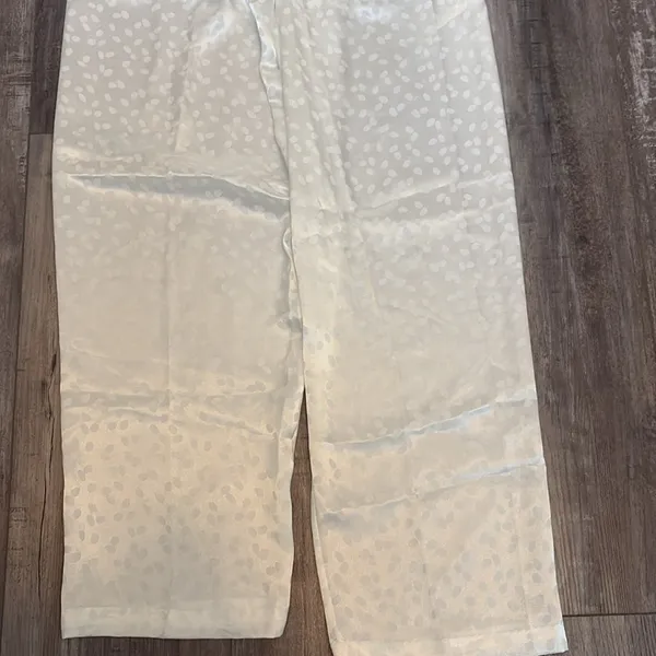 Oscar De La Renta Two Piece Pajama Set Size large - Image 3
