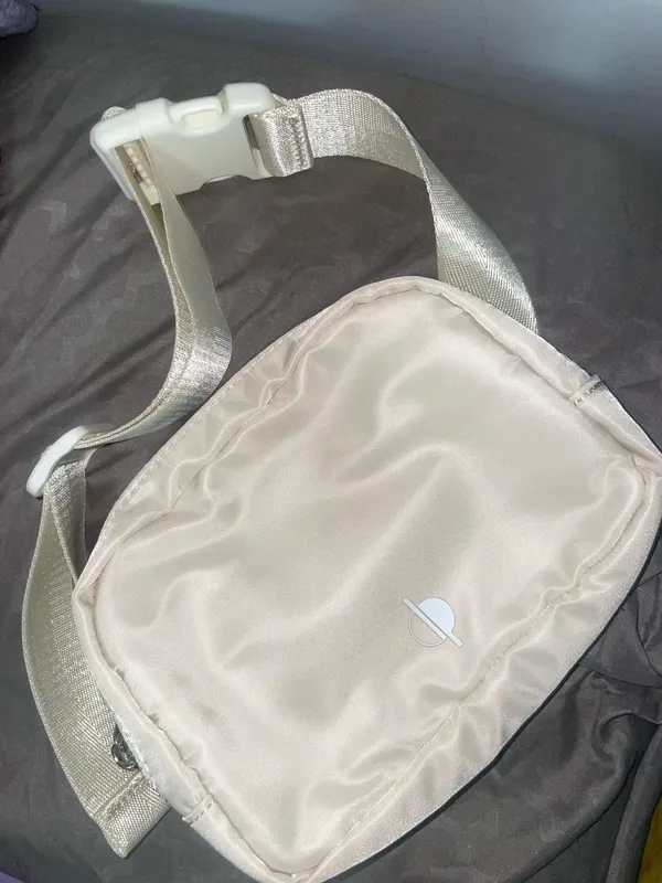 Parelel Everywhere Belt Bag 1L, White Opal - Image 2