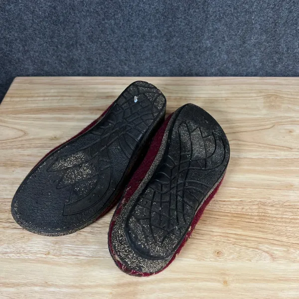 Taos Women Red Wool Floral Embroidered Clogs Mules Size EU 38 Made in Spain - Image 9