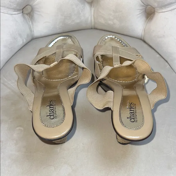 Charles‎ by Charles David Beige Wedge Sandals Size 7.5 - Image 5