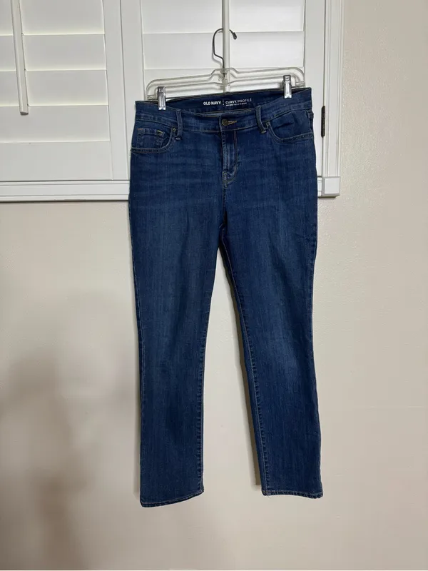 Old Navy Curvy/Profile Mid-Rise Straight Leg Jeans - Image 2
