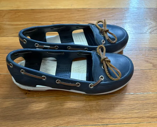Crocs Women’s Navy Blue Slip-On Boat Shoes 6W - Image 3