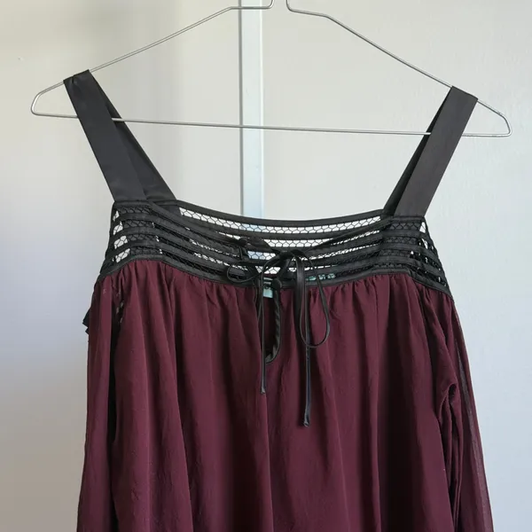 Guess by Marciano sz XS Burgundy Y2k fairy cottage 100%‎ Silk Top - Image 2
