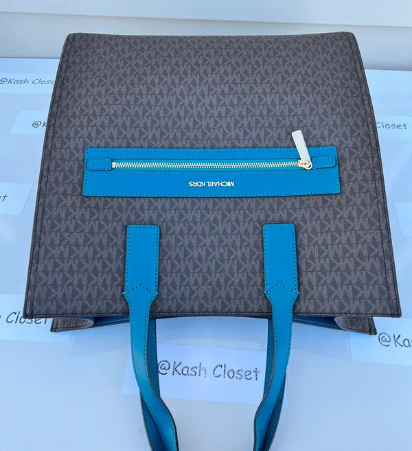MK Kenly Large Logo Tote Bag - Lagoon - Image 6