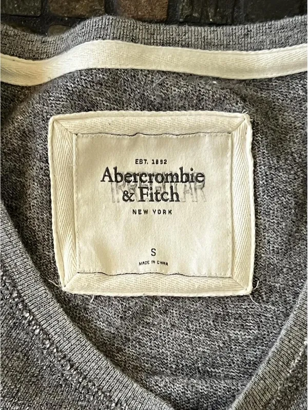 Vintage Y2K Abercrombie & Fitch Pearl Embellished Gray Sweatshirt size small - Image 7