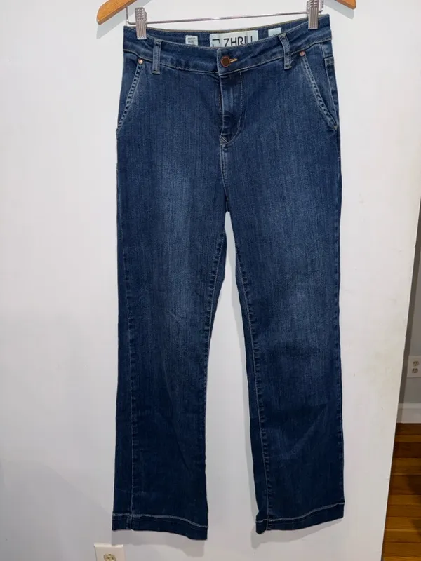 Women's Straight Leg Jeans in Dark Blue - Image 11