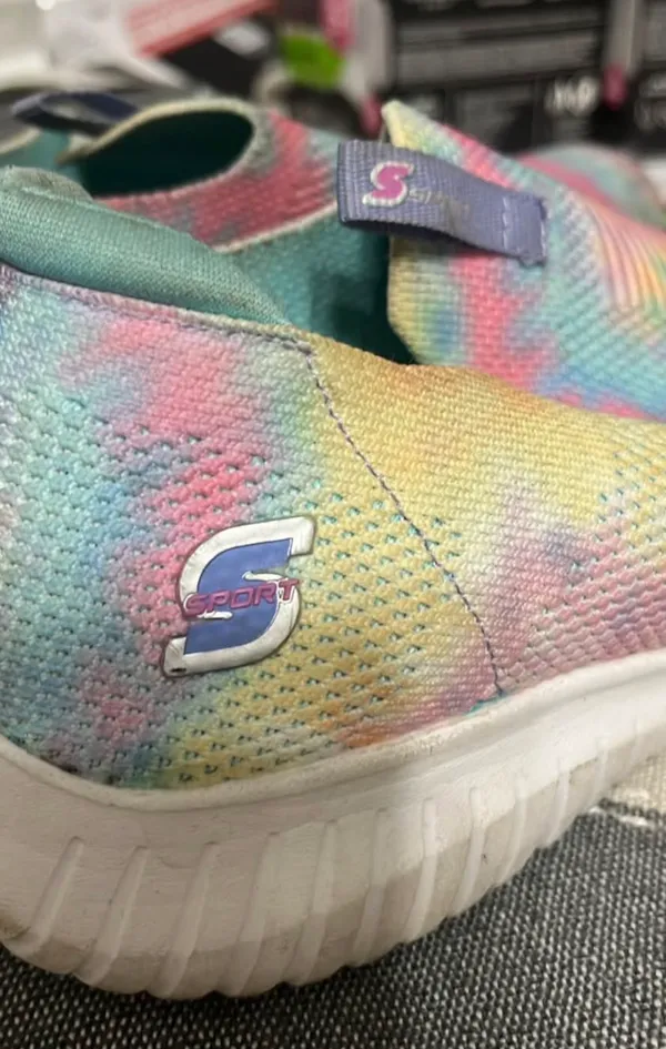 Slip-On Skechers - Image 4