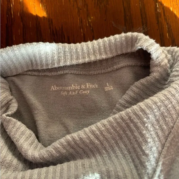 Abercrombie & Fitch Soft A&F Cozy Turtleneck Sweater Large Gray - Image 2