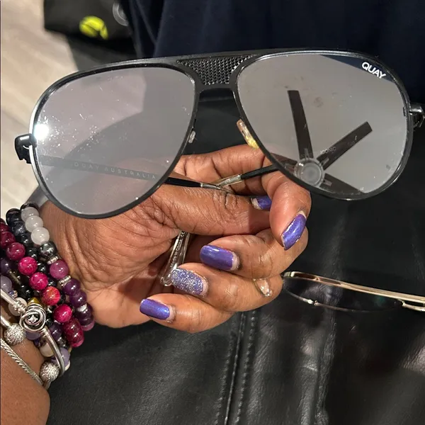 Quay Iconic 126 Black Frame Blue Lens - Image 14