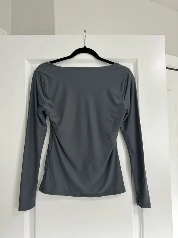 New Abercrombie and Fitch Soft Matte Seamless Long-Sleeve Squareneck Top Medium - Image 4