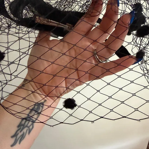 Vintage Black Feather Fascinator with Dot Birdcage Veil - Image 6