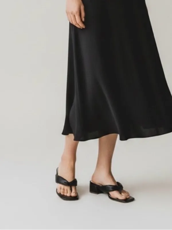 C. EST 1946 Leather Slide Sandals 7 Black EUC - Image 9