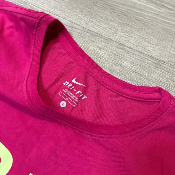 •NIKE• TEE - Image 5