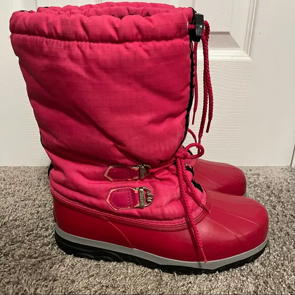 Sorel pink puffer snow boots size 6 - Image 2