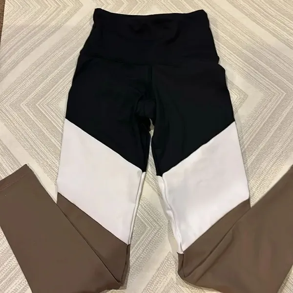 Strut This Color Block High Waisted Leggings Black White Brown One Size NWT - Image 2