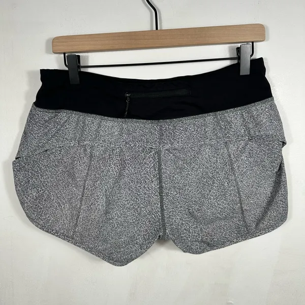 Lululemon Speed Short 2.5” Fractal‎ Alpine White Black Size 6 Running Shorts - Image 4