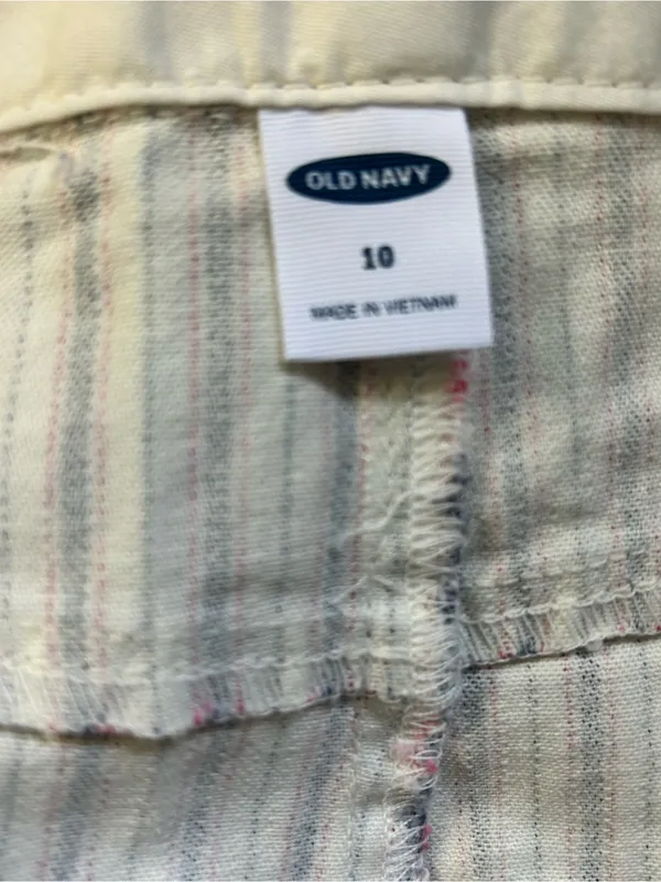 Old Navy Women's Striped Button-Front Shorts in White & Burgundy Sz 10 NWT - Image 7