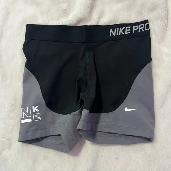 Nike pro shorts - Image 2