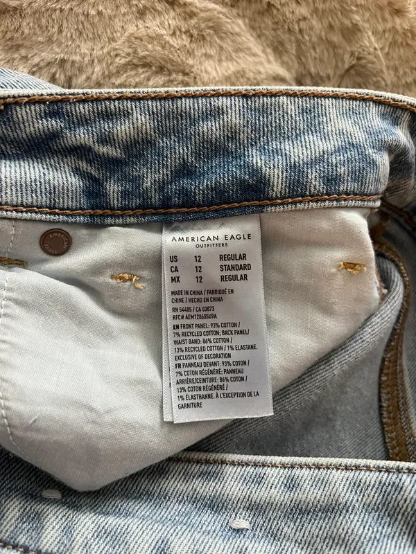 American Eagle Outfitters Moms Jeans - Image 4