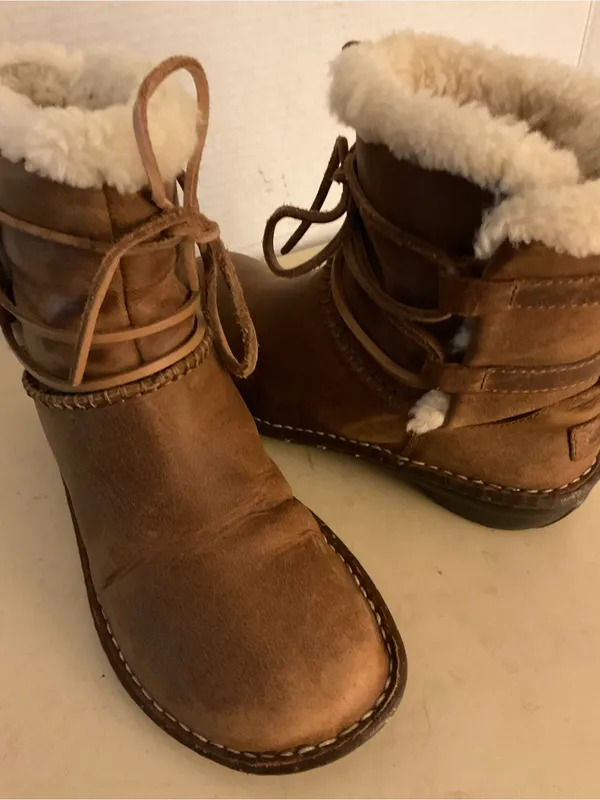 UGG Chestnut Brown leather   Shearling Caspia Boots US 7 - Image 2