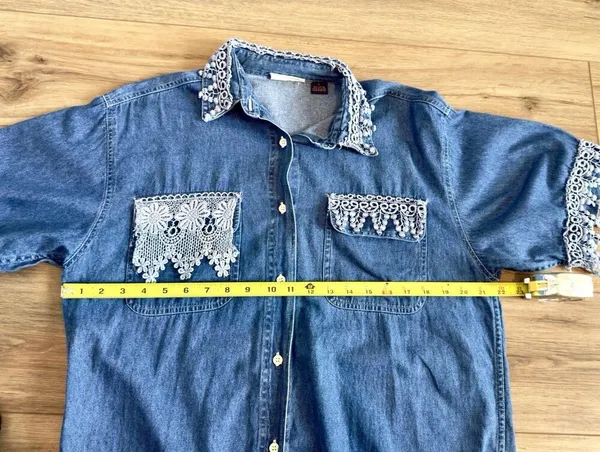 Specialtees Vintage 90s Embroidered Denim Shirt L Button Down Blue Boho - Image 4